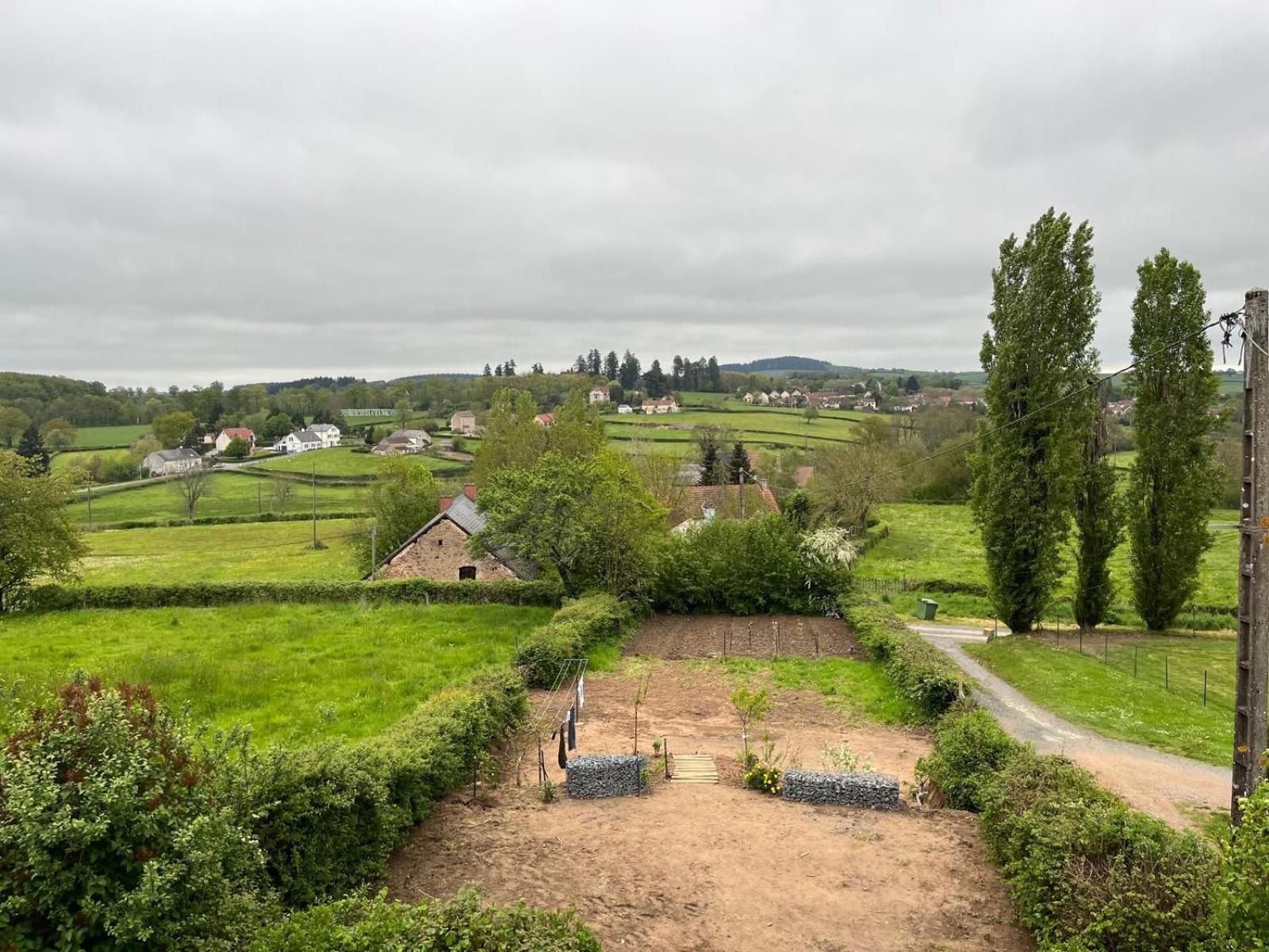Domaine Du Pavillon Gite 15 Personnes Issy-l'Eveque Εξωτερικό φωτογραφία